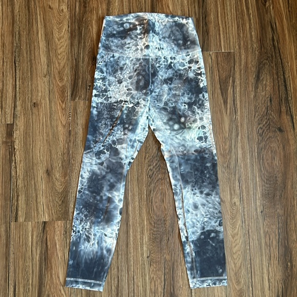 Lululemon Wunder Under tye-dye - Picture 3 of 4